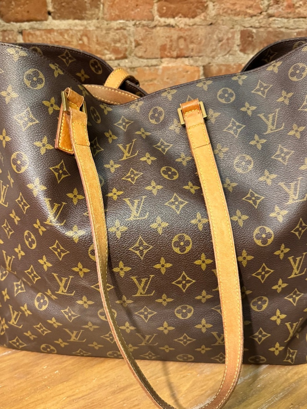 Louis Vuitton's spacious pre-owned vintage Cabas Alto tote large